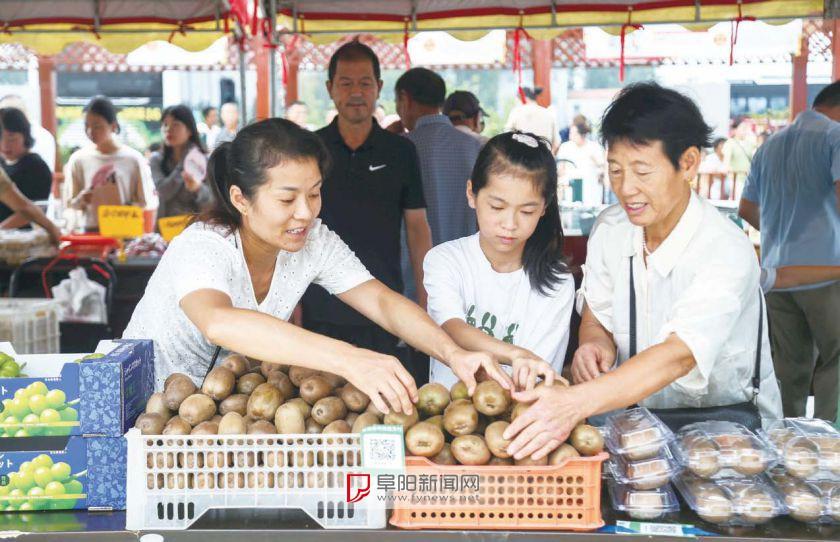 div, 围观村民不