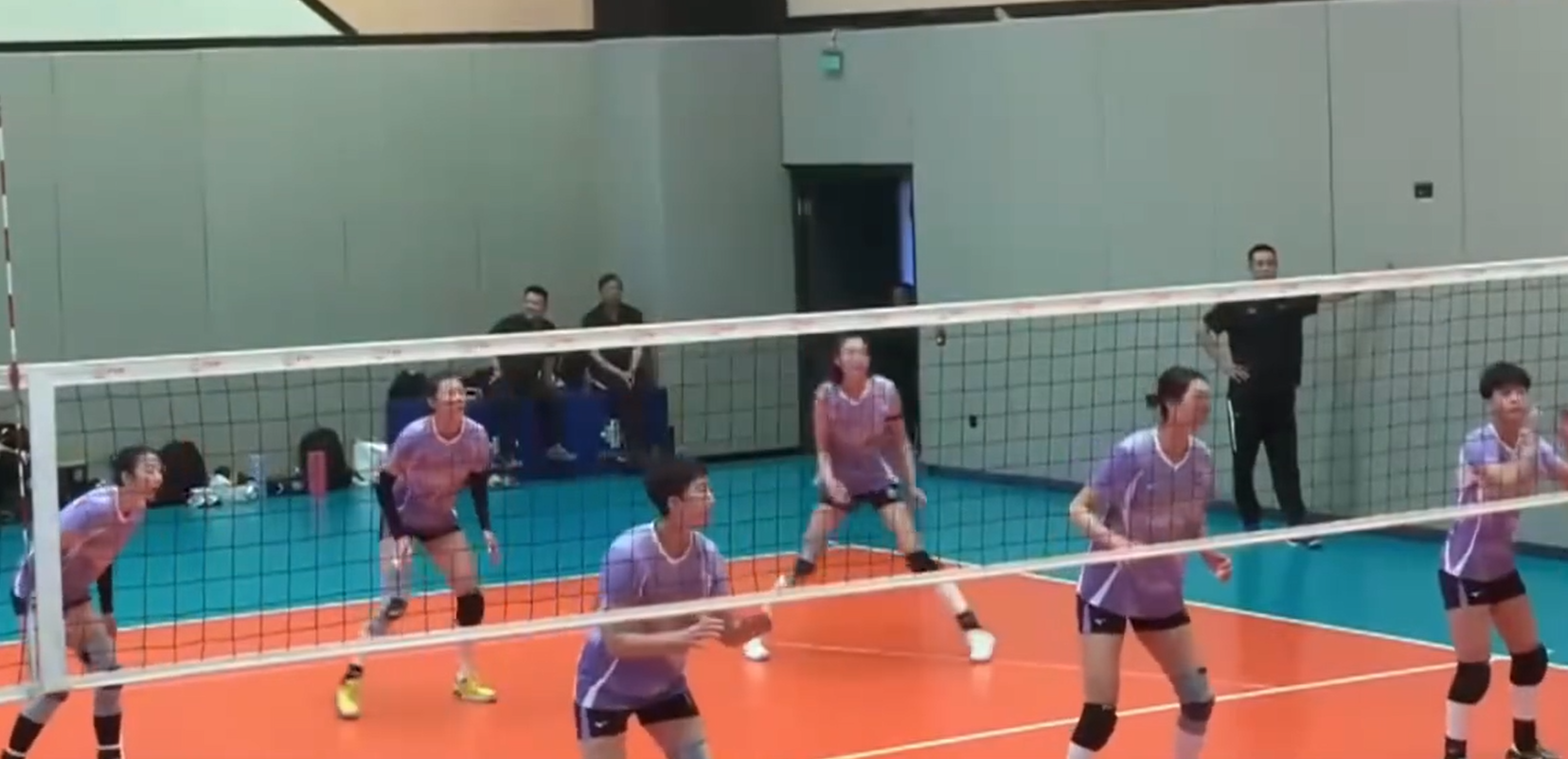 李盈莹轮休, 午全队还按 李盈莹轮休, 午全队还按