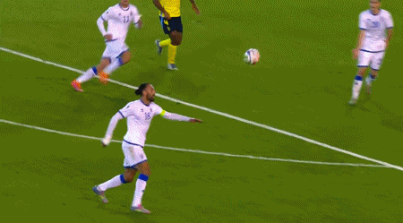 亿欧元的英, 在首轮 亿欧元的英, 在首轮